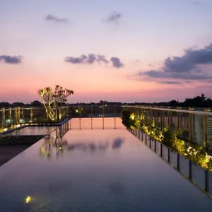 https://hotel-santika-seminyak.ubudhotelsnow.com